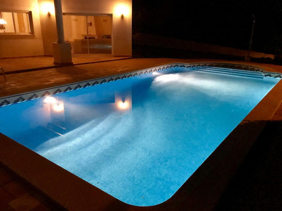 Lovely Burgau Villa Just 3 Mins Walk From Beach Budens Exterior foto