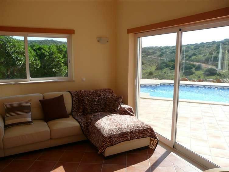 Lovely Burgau Villa Just 3 Mins Walk From Beach Budens Exterior foto